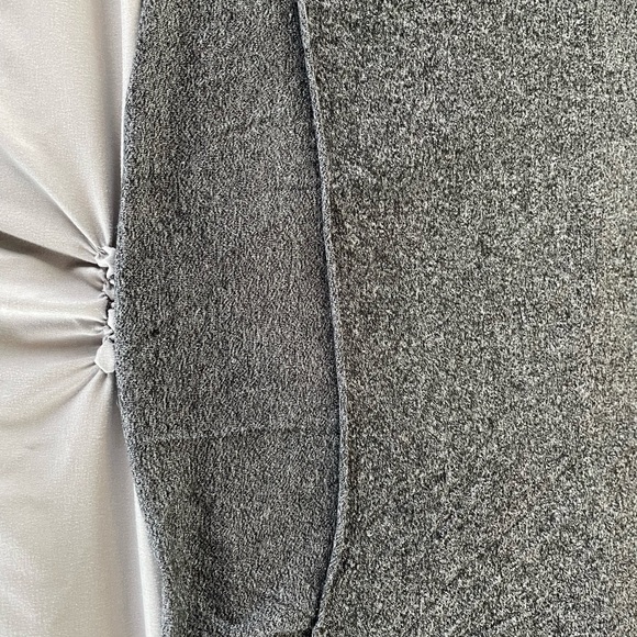 Roxy T-shirt. Size Large. Unique cut bottom and sleeves. - Picture 3 of 4